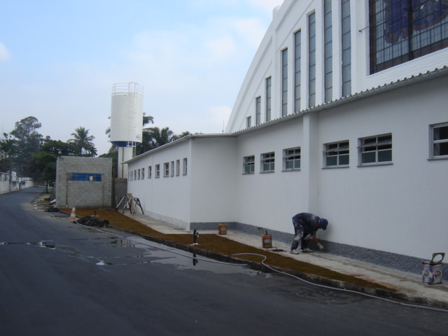 Recuperação, lixamento e pintura da area externa - UNIFFA 2.JPG